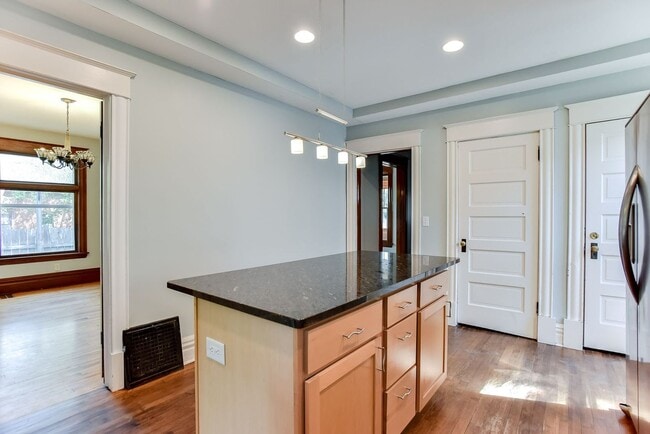 Building Photo - Renovated 3 Bedroom 2 bathroom house. Superb Master suite.