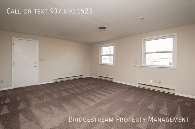 Building Photo - 3 bedroom, 1.5 bath ranch home with shed a...