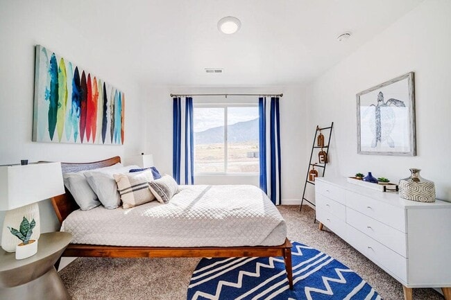 Building Photo - Like new Long Valley Townhome!