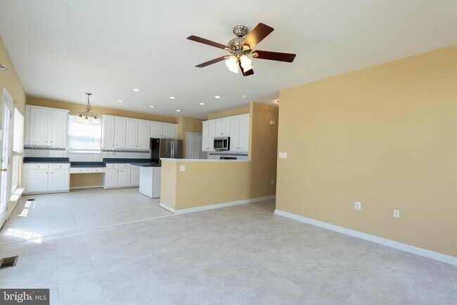 Building Photo - 341 Bullskin St