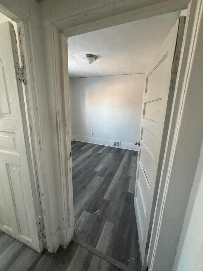 Building Photo - 2605 N 16th St