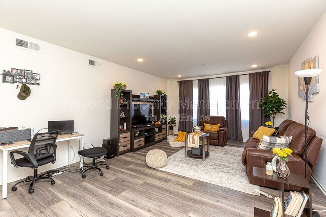 Building Photo - 5405 Beach Grass Ln