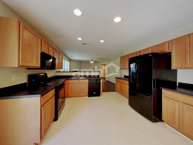 Building Photo - 347 Dogwood Creek Pl