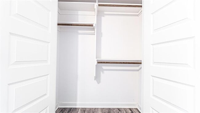 Building Photo - 640 Hidden Springs Dr