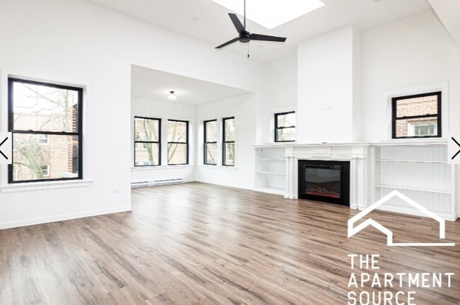 Building Photo - 1426 W Jonquil Terrace