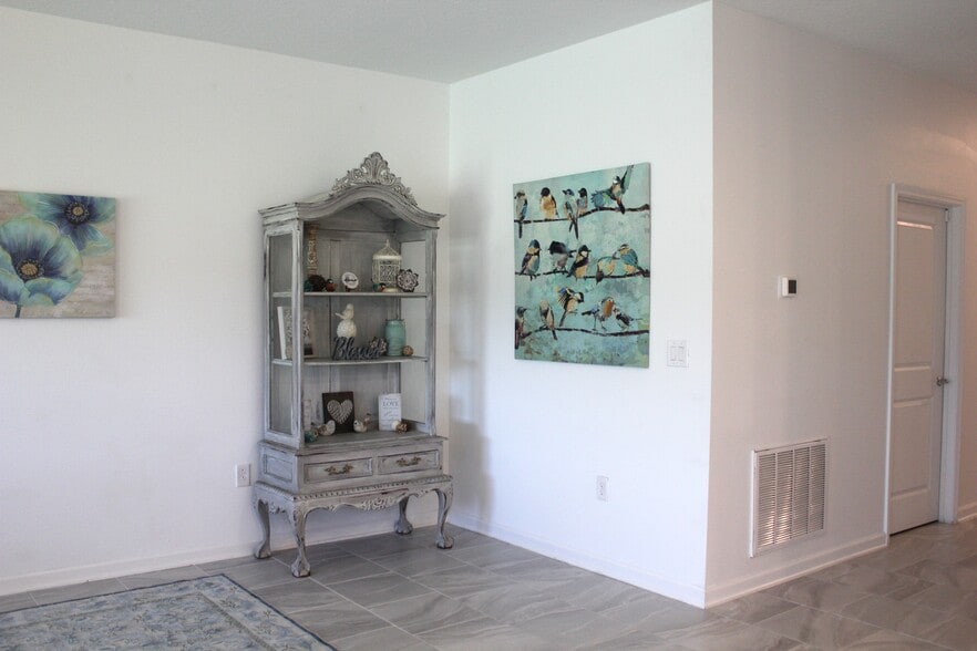 Building Photo - 5010 Four Strand Ct