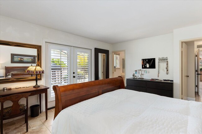 Building Photo - 1356 San Julian Dr
