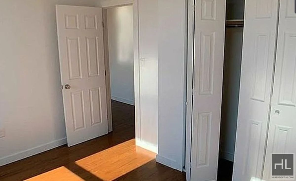 Building Photo - 479 Warren St