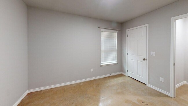 Building Photo - 1204 N 8th St