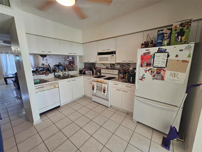 Building Photo - 11011 Conch Ct