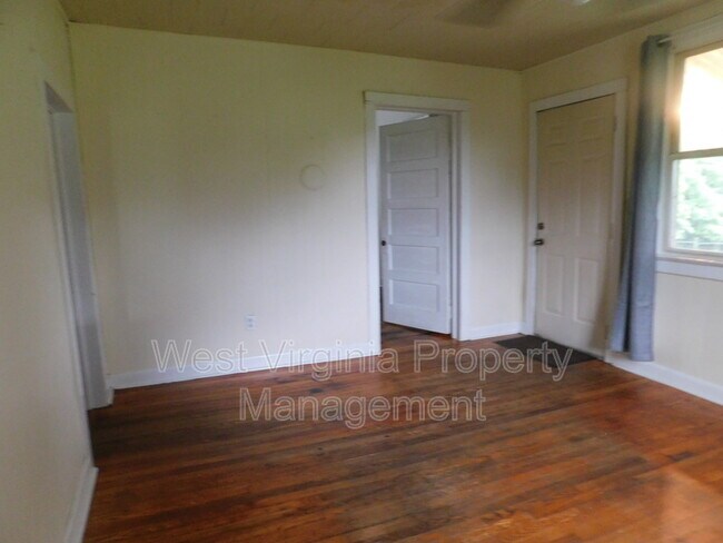 Building Photo - 186 Benedict Ln