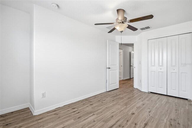 Building Photo - 12942 Utopia Gdns Wy