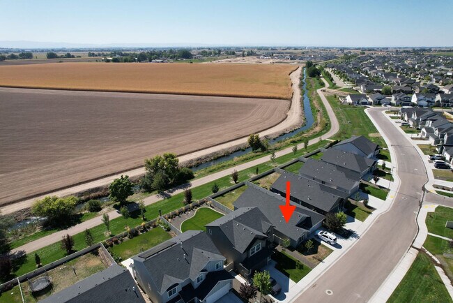 Building Photo - 4985 W Grand Rapids Dr