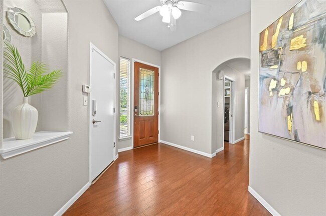 Building Photo - 905 Hunter's Creek Dr