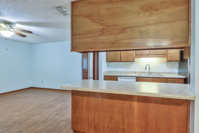 Building Photo - 1609 Willow Bend Way