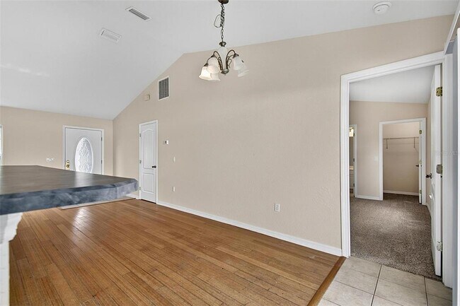 Building Photo - 9 Lytton Ln