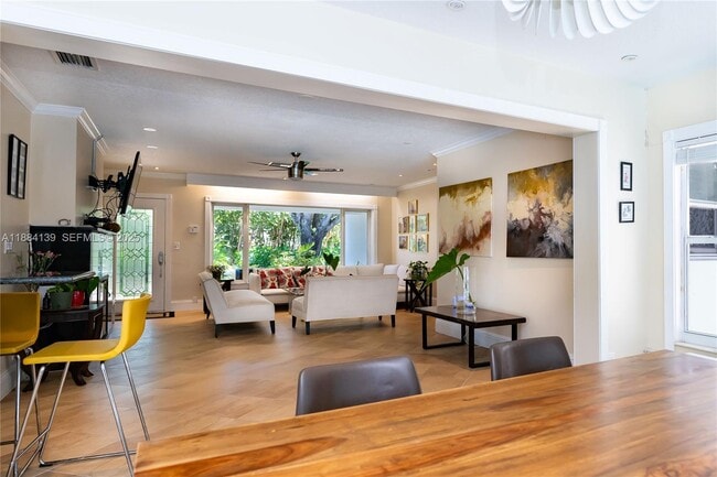 Building Photo - 1529 Bayview Dr