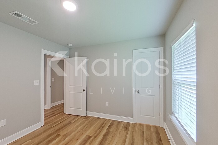 Building Photo - 22858 Balsam Dr