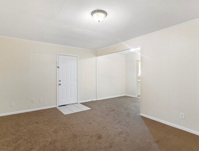 Building Photo - 13306 Oak Leaf Ln