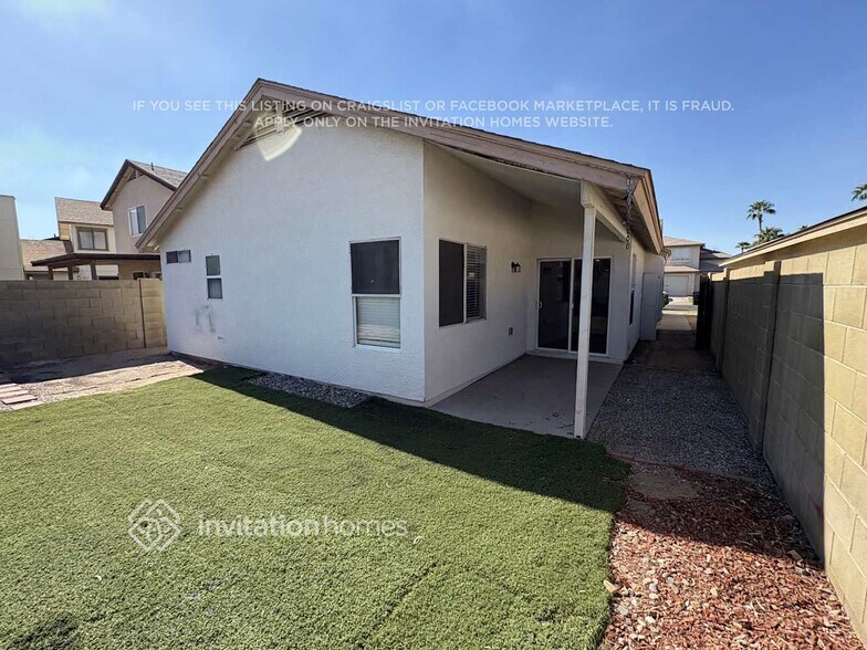 Building Photo - 10019 W Montecito Ave