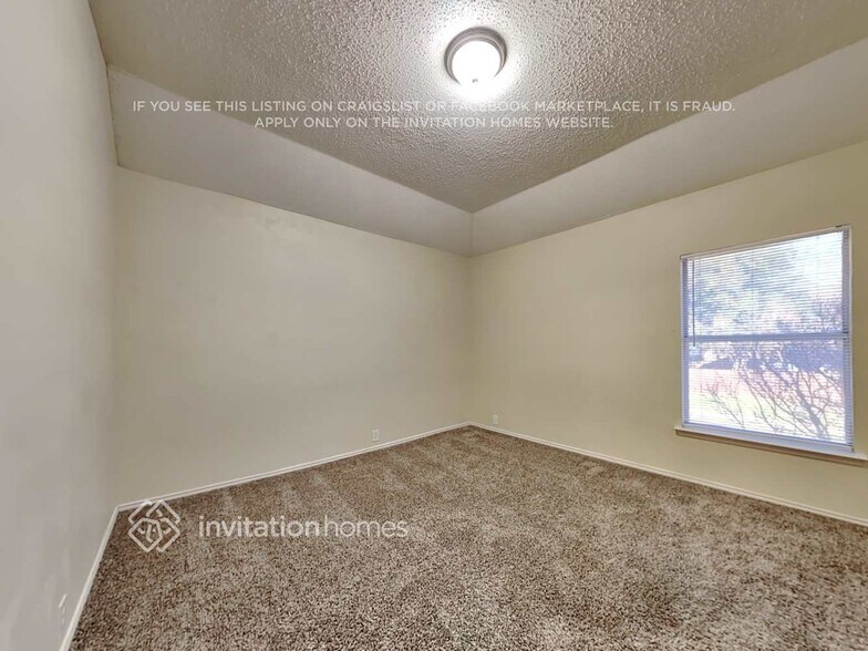 Building Photo - 1900 Fairhaven Ct