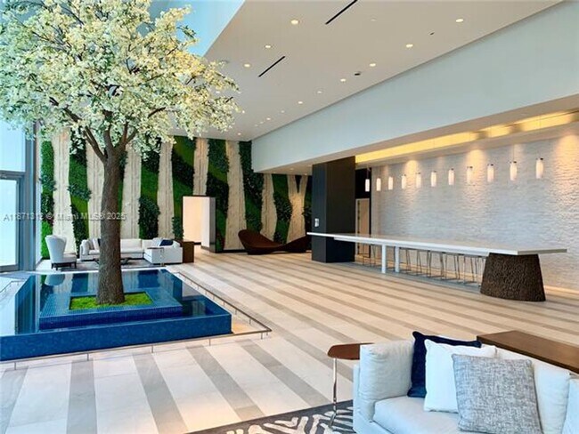 Building Photo - 851 NE 1st Ave