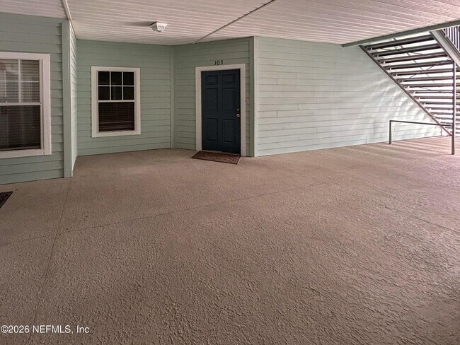 Building Photo - 8215 Green Parrot Rd