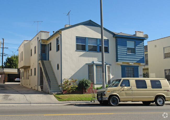 Primary Photo - 1164 S Fairfax Ave