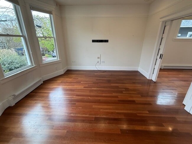 Building Photo - BRIGHT 2-BEDROOM TOWNHOME FOR RENT IN CHERRY HILL!