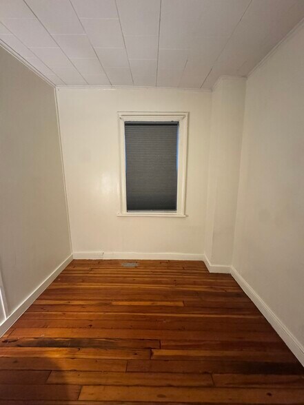 Building Photo - 114 N Ferry St