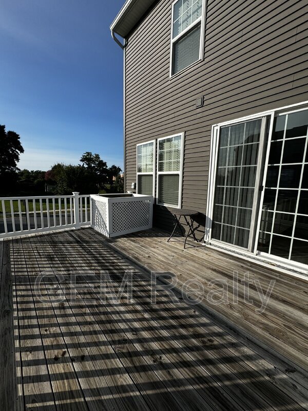 Building Photo - 1853 Sag Harbor Ln