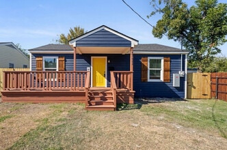 Building Photo - 2731 Fordham Rd