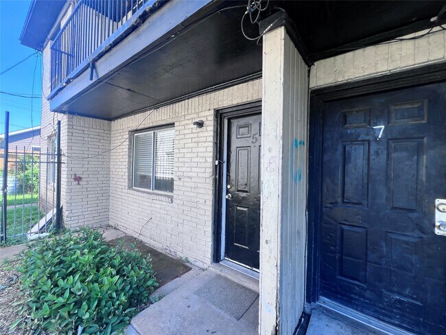 Building Photo - 6802 Sayers St