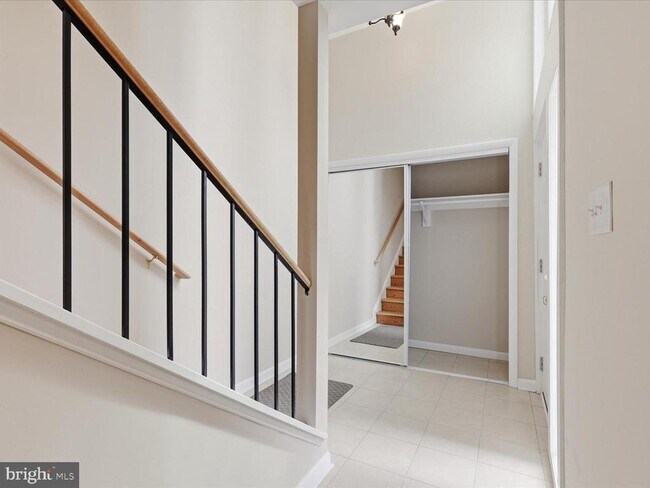 Building Photo - 1426 Yellowwood Ct