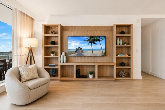 Building Photo - 2301 Collins Ave