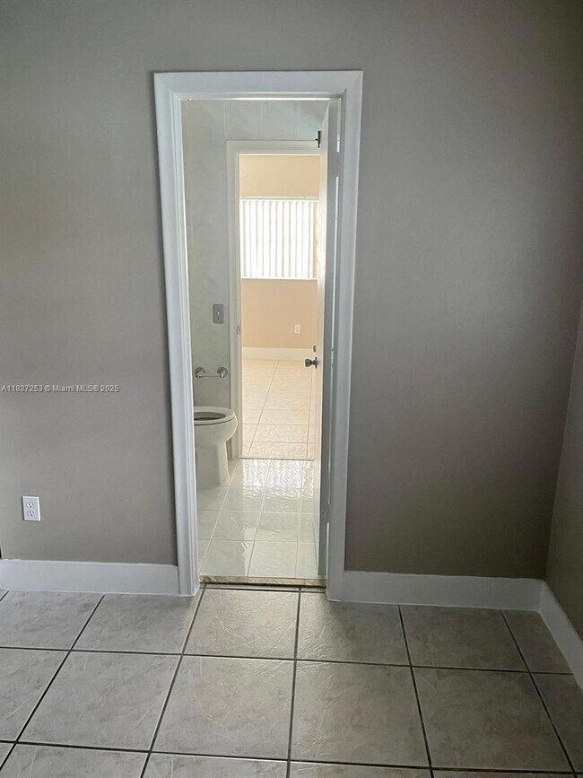 Building Photo - 14075 SW 45th Terrace