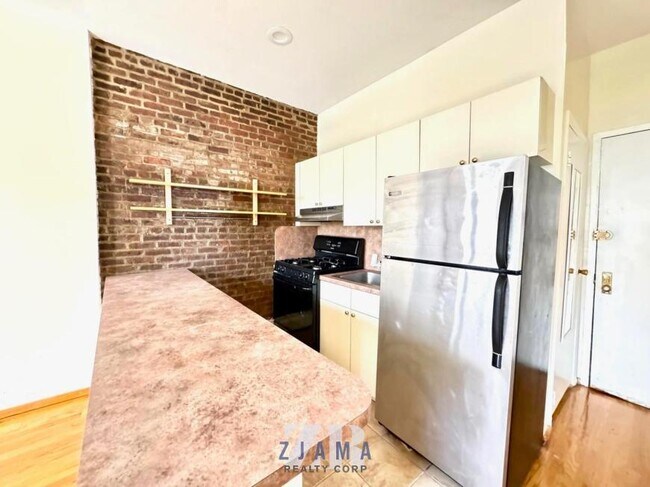 Building Photo - 2 bedroom in Brooklyn NY 11215