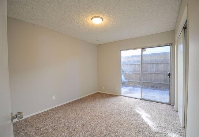 Building Photo - 4233 N Bengston Ave