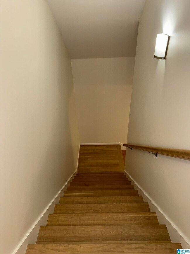 Building Photo - 521 Reach Dr