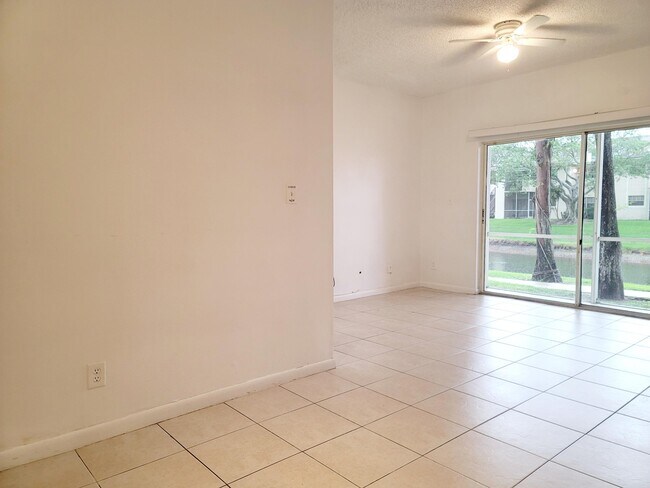Building Photo - 611 Cypress Lake Blvd