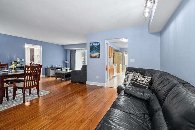 Building Photo - 11112 E Cove Cir