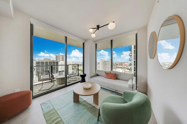 Building Photo - 698 N Miami Ave