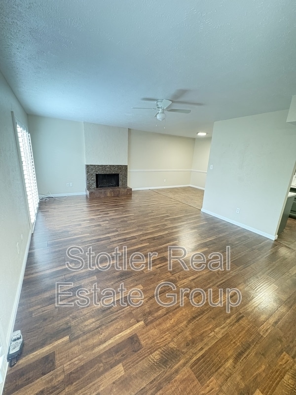 Building Photo - 2622 Custer Pkwy