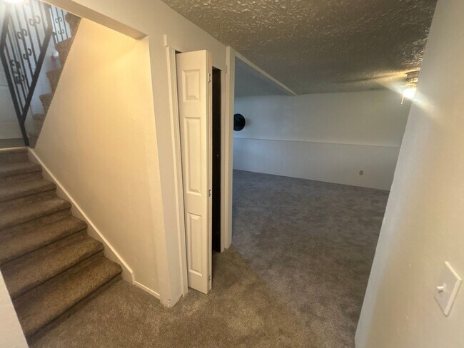 Building Photo - Charming 2 Bed, 2 Bath Home! *SPECIAL: $50...
