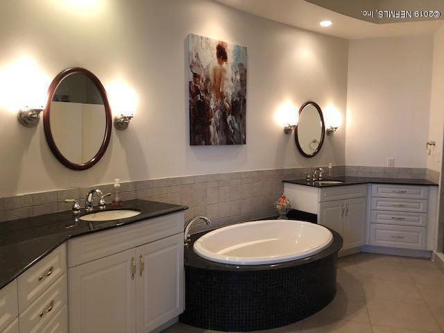 Building Photo - 320 1st St N