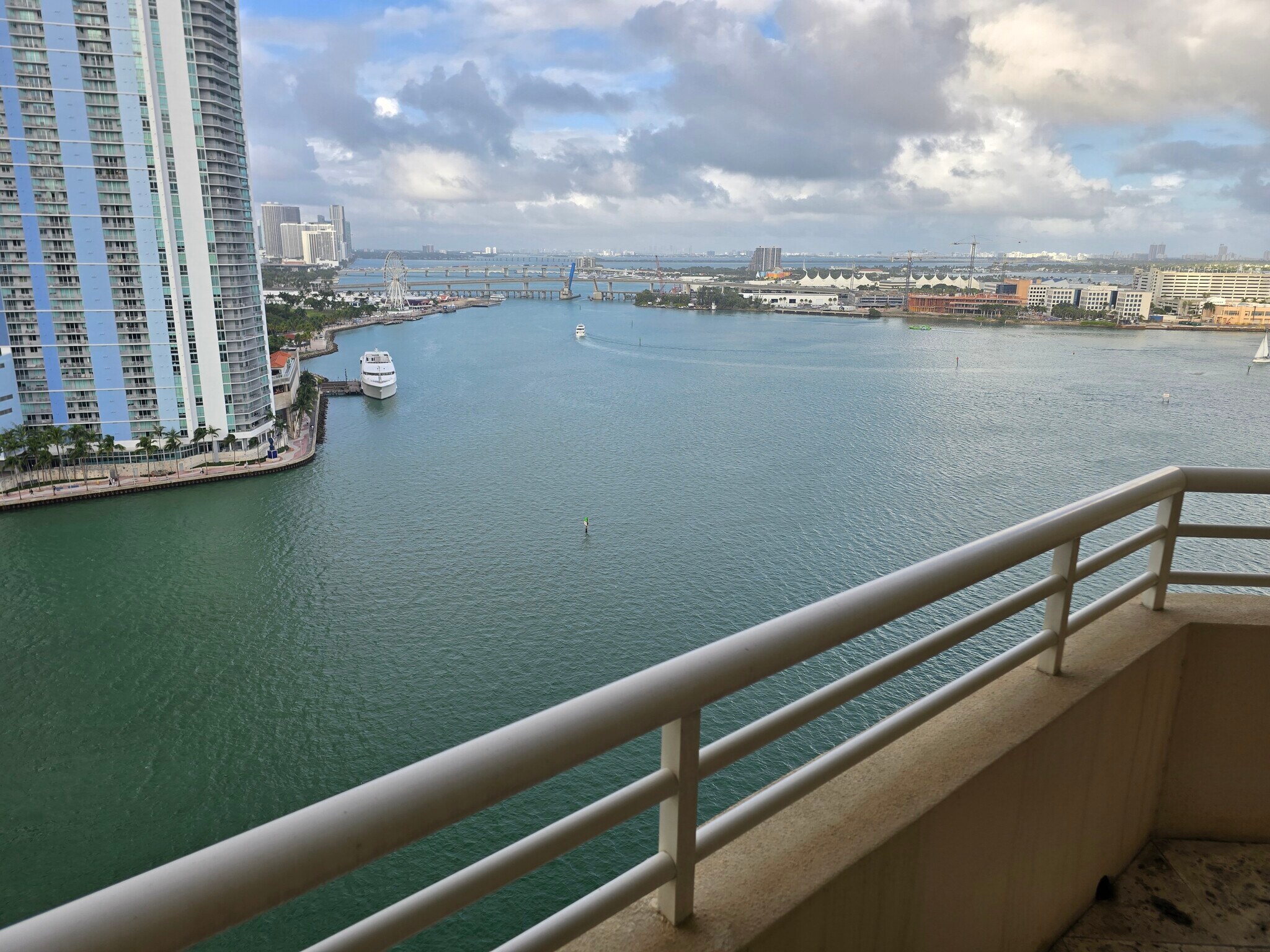Building Photo - 888 Brickell Key Dr