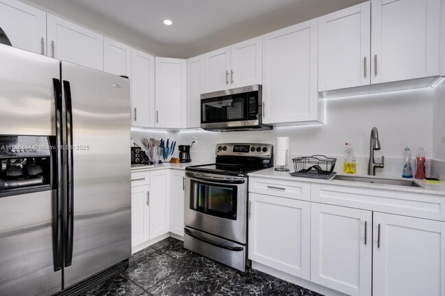 Primary Photo - 2784 NW 9th St