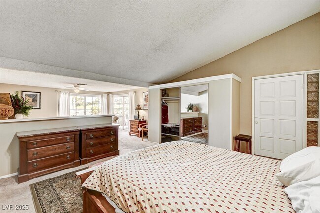 Building Photo - 1914 Ottawa Dr