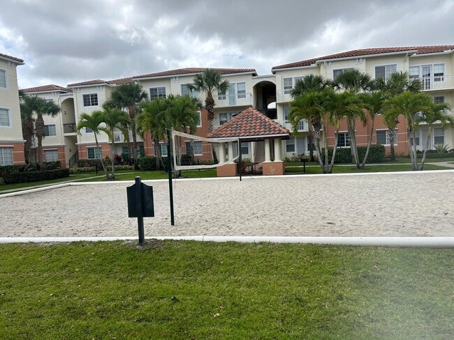 Building Photo - 9825 Baywinds Blvd