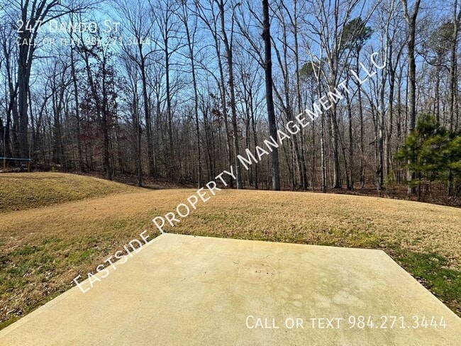 Building Photo - 247 Dando St